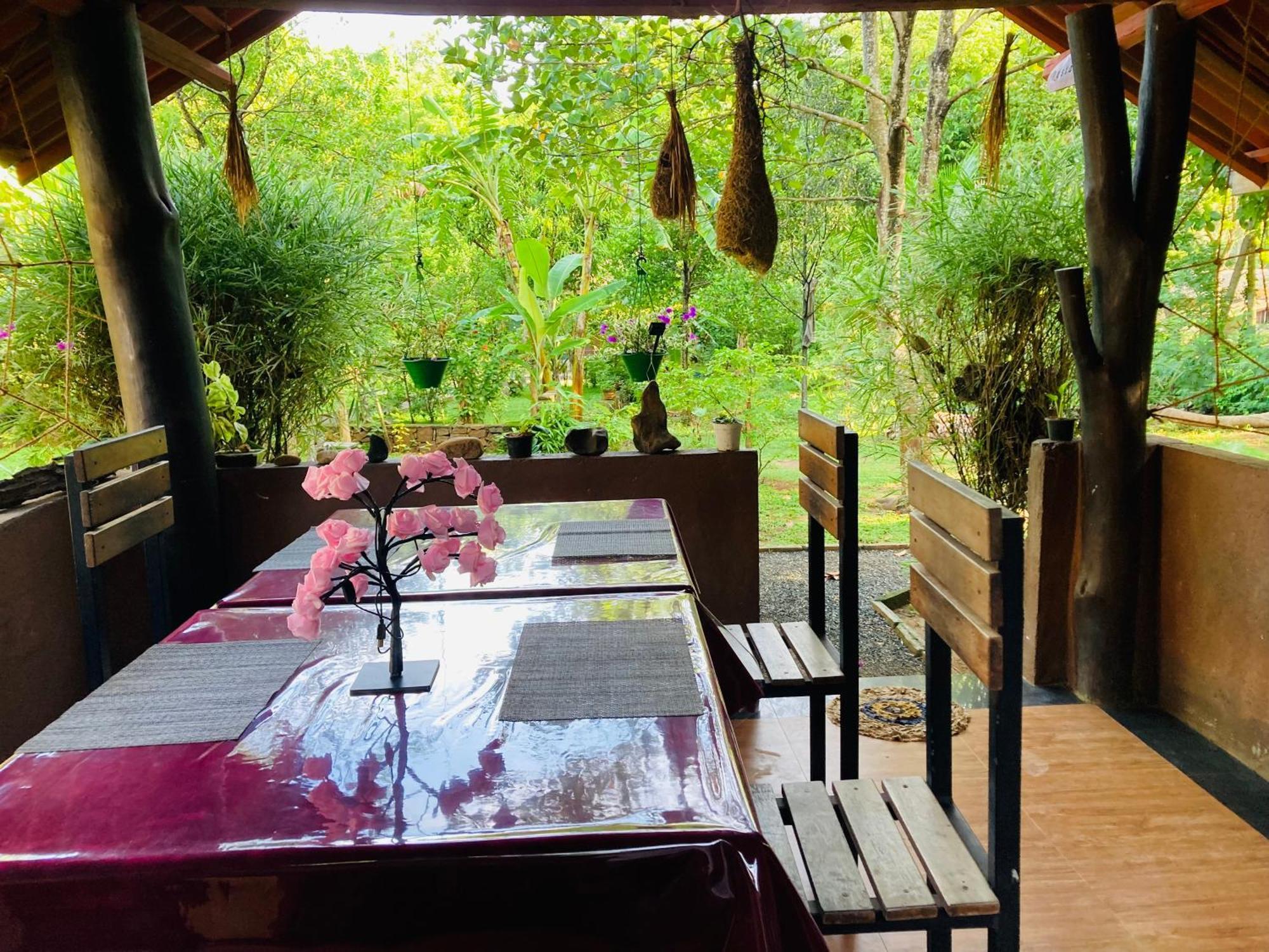 Suncity Privacy Cottages Udawalawe Exteriér fotografie